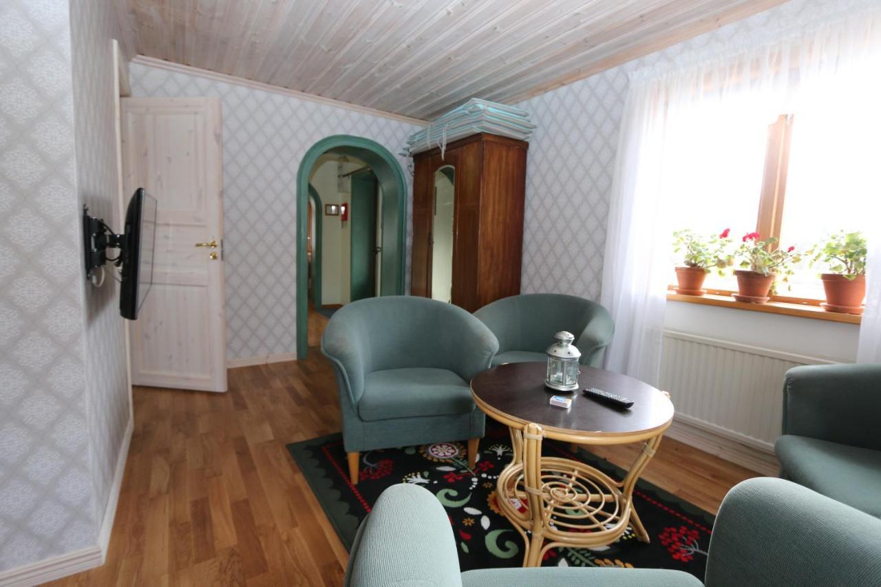Vila Ratt O Roder Stugby & Konferens Djuras Exteriér fotografie