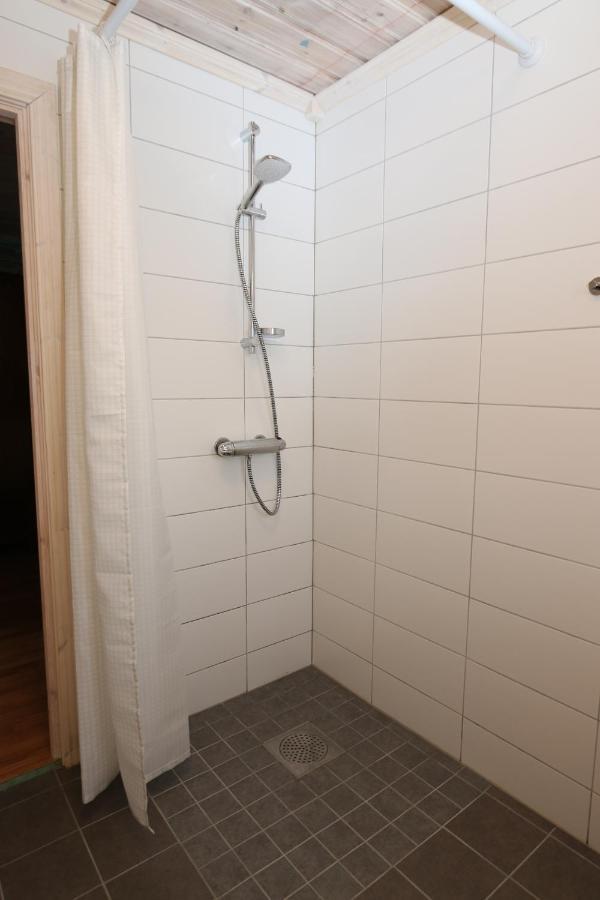 Vila Ratt O Roder Stugby & Konferens Djuras Exteriér fotografie