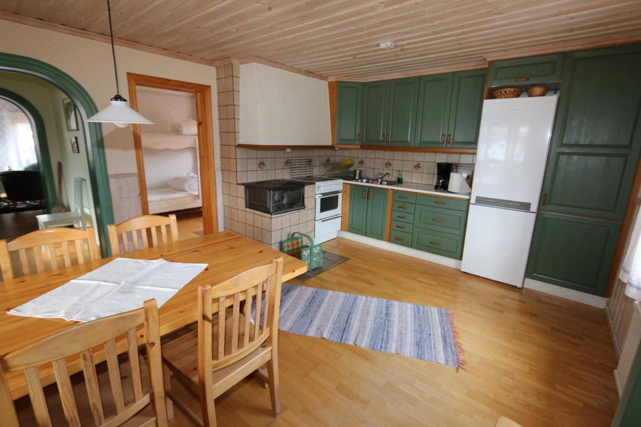 Vila Ratt O Roder Stugby & Konferens Djuras Exteriér fotografie