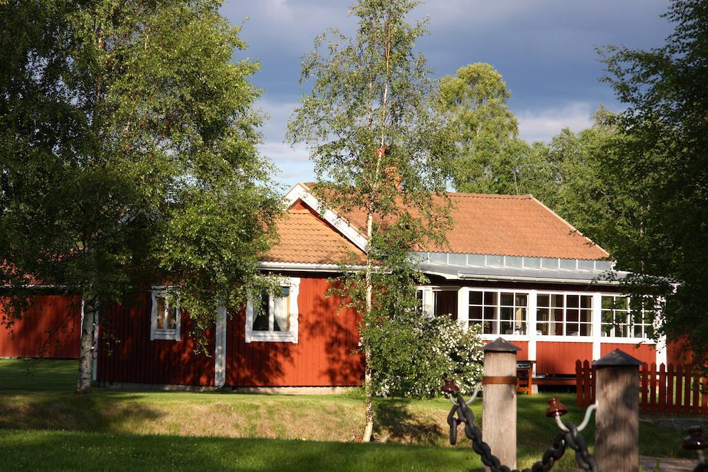 Vila Ratt O Roder Stugby & Konferens Djuras Exteriér fotografie